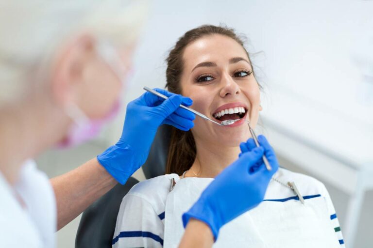 Kontrolluntersuchung beim Zahnarzt in Leonberg